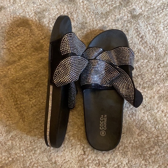 Black & Bling Coco & Carmen flip flops - Picture 6 of 7